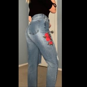 Pacsun embroidered ripped mom jeans size 30
